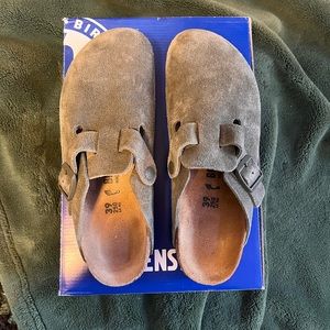 NWOT Boston Birkenstocks-thyme
